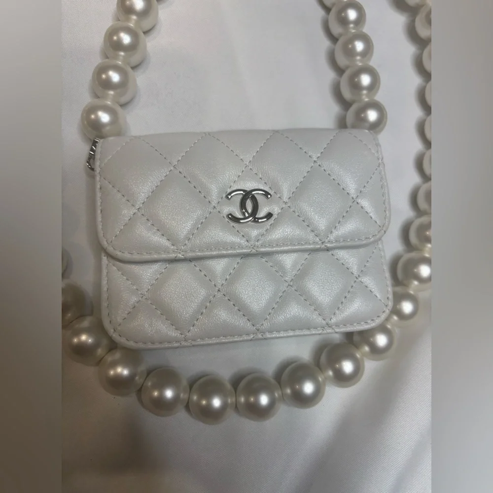 CHANEL MAXI PEARLS Clutch With Chain Bag
